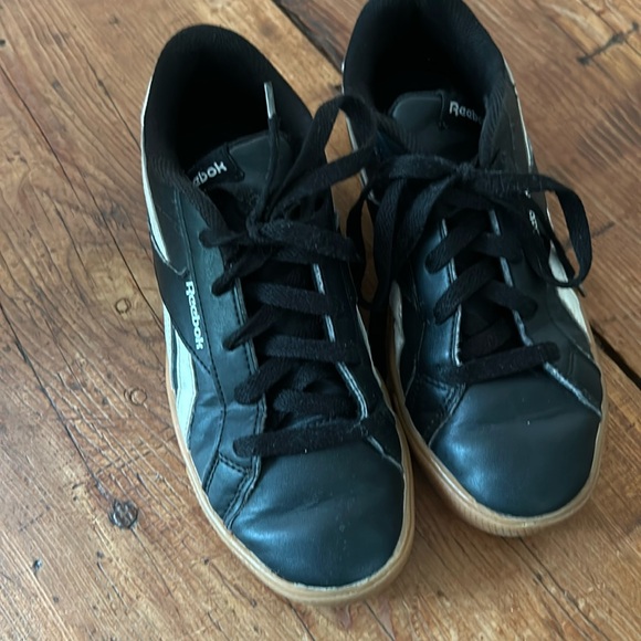Reebok Other - Classic leather Reebok Kids size 3.5 black and gumball bottoms excellent